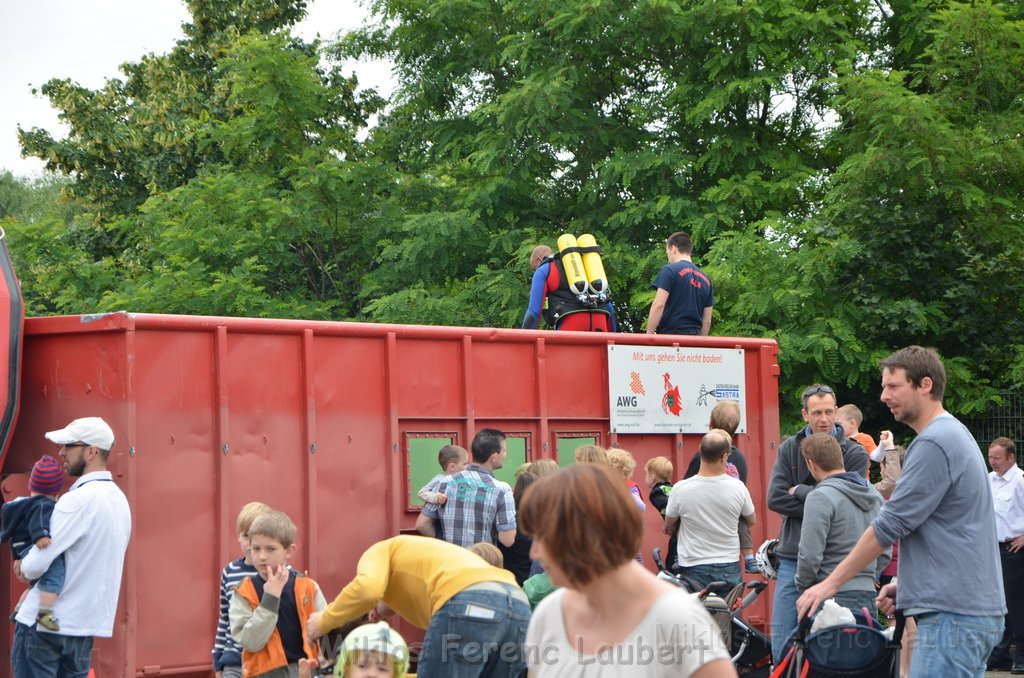 Tag der Offenen Tuer BF Koeln Weidenpesch Scheibenstr P143.JPG